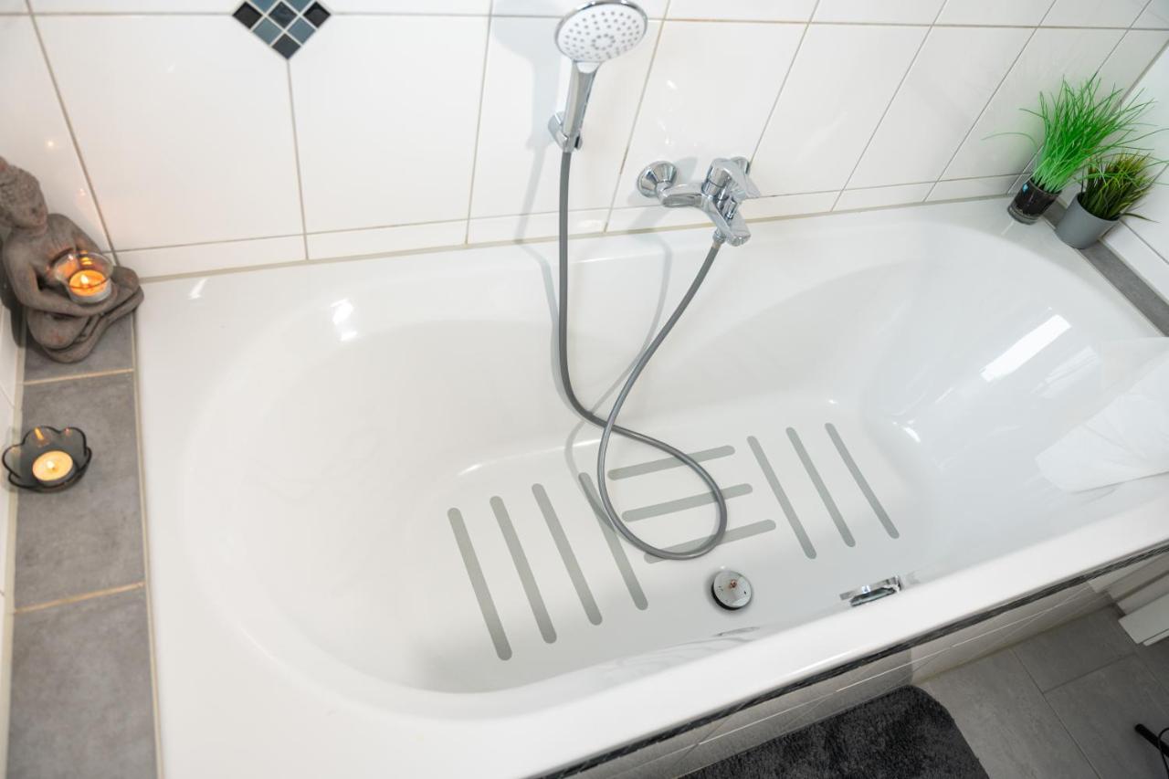 #2 Grosses Zimmer Mit Pool Und Garten Memmingen Buitenkant foto